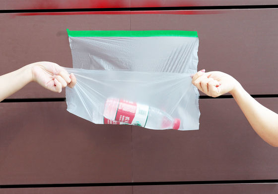 Película de enmascaramiento preenrollada de PE plegable resistente a la humedad protege las superficies durante la pintura